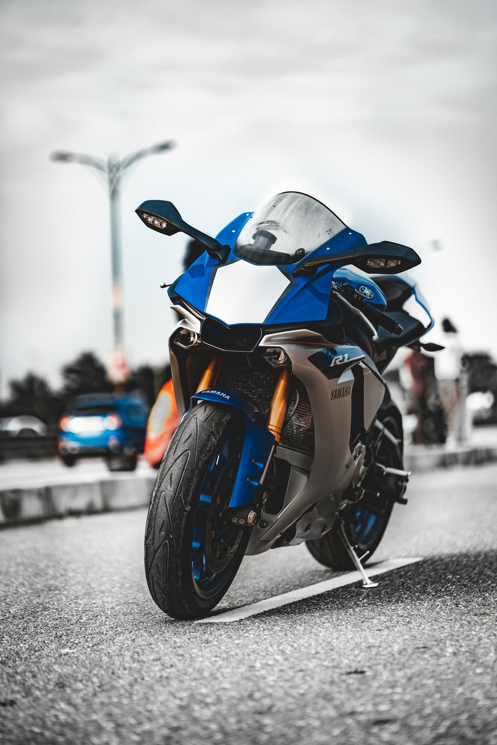 Yamaha YZF-R1 — foto 1